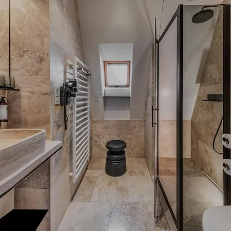 Lägenhetshotell Mottl House By Adrez Prag