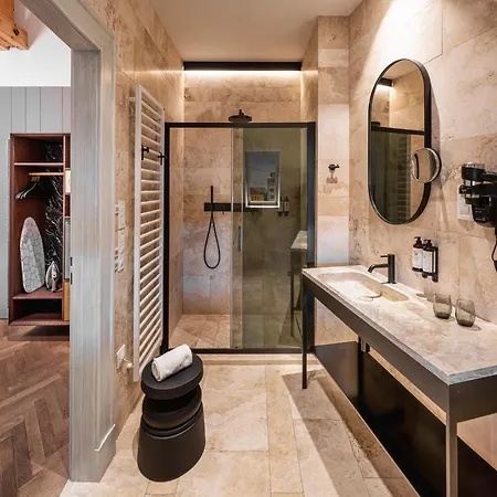 Mottl House By Adrez 4*