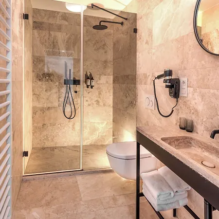 Mottl House By Adrez Aparthotel 4*