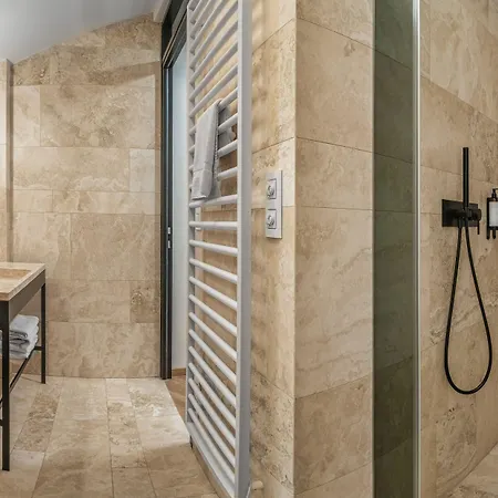 Mottl House By Adrez 4* Prag